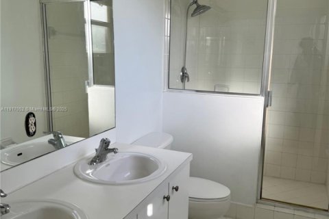 Townhouse in Homestead, Florida 2 bedrooms, 114.64 sq.m. № 1973833 - photo 11