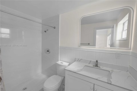 Copropriété à louer à Hallandale Beach, Floride: 2 chambres, 117.06 m2 № 2067153 - photo 9