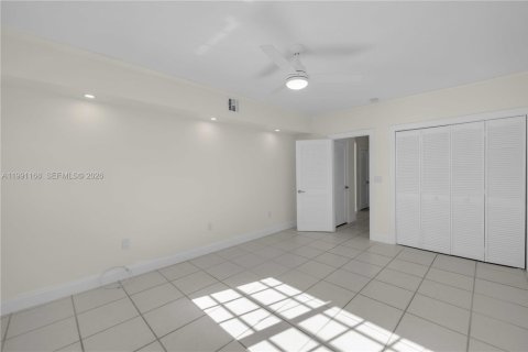 Copropriété à louer à Hallandale Beach, Floride: 2 chambres, 117.06 m2 № 2067153 - photo 14