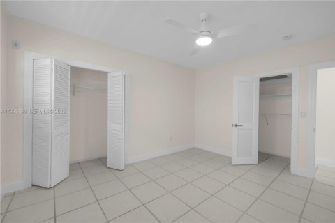 Copropriété à louer à Hallandale Beach, Floride: 2 chambres, 117.06 m2 № 2067153 - photo 8