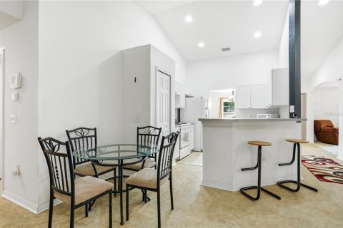 Купить виллу или дом в Киссимми, Флорида 12 комнат, 146.6м2, № 2349937 - фото 18