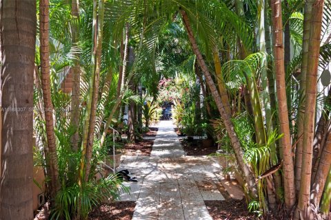 Кондоминиум с 1 спальней в Майами-Бич, Флорида № 2051117