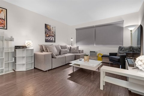 Купить кондоминиум в Майами-Бич, Флорида 1 спальня, 55.74м2, № 2051117 - фото 14