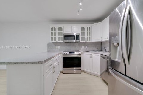 Casa en venta en Miami, Florida, 3 dormitorios, 166.3 m2 № 2003838 - foto 21