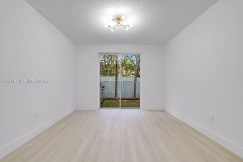 Casa en venta en Miami, Florida, 3 dormitorios, 166.3 m2 № 2003838 - foto 20