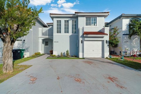 Casa en venta en Miami, Florida, 3 dormitorios, 166.3 m2 № 2003838 - foto 4