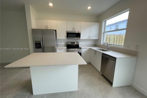 Touwnhouse à louer à Homestead, Floride: 3 chambres, 120.77 m2 № 2414749 - photo 6