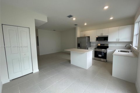 Touwnhouse à louer à Homestead, Floride: 3 chambres, 120.77 m2 № 2414749 - photo 4