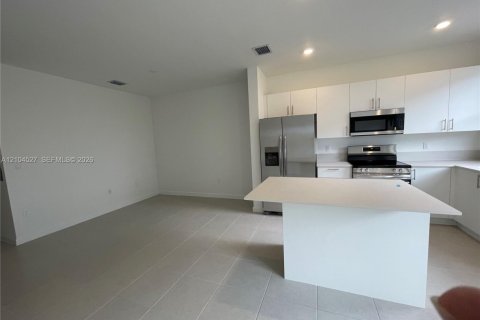 Touwnhouse à louer à Homestead, Floride: 3 chambres, 120.77 m2 № 2414749 - photo 9