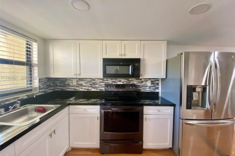 Adosado en Pembroke Pines, Florida 2 dormitorios, 96.62 m2 № 2055762