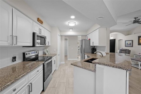 House in Punta Gorda, Florida 3 bedrooms, 158.77 sq.m. № 1691023 - photo 9