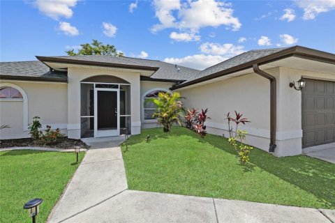 House in Punta Gorda, Florida 3 bedrooms, 158.77 sq.m. № 1691023 - photo 3
