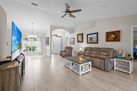 House in Punta Gorda, Florida 3 bedrooms, 158.77 sq.m. № 1691023 - photo 6