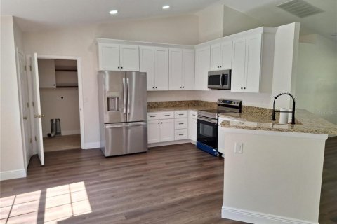 House in Weeki Wachee, Florida 3 bedrooms, 176.42 sq.m. № 1846671 - photo 20