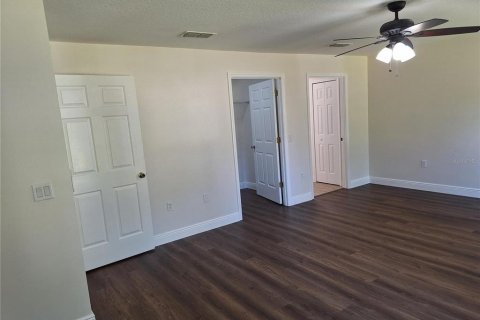 House in Weeki Wachee, Florida 3 bedrooms, 176.42 sq.m. № 1846671 - photo 13