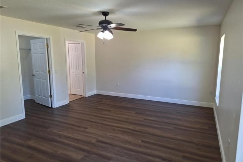 House in Weeki Wachee, Florida 3 bedrooms, 176.42 sq.m. № 1846671 - photo 12