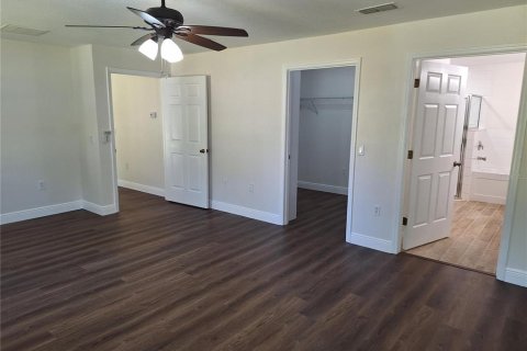 House in Weeki Wachee, Florida 3 bedrooms, 176.42 sq.m. № 1846671 - photo 10