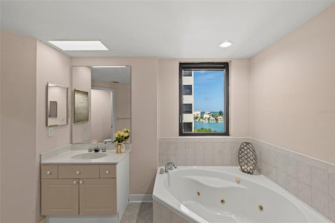 Condominio en venta en Clearwater, Florida, 3 dormitorios, 202.62 m2 № 2155789 - foto 27