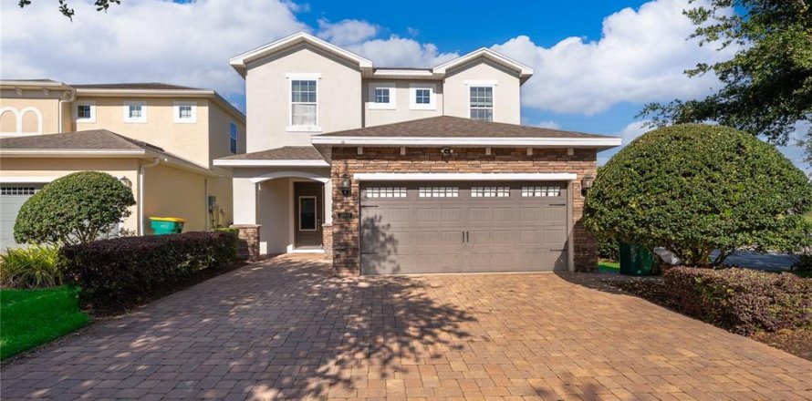 House in Kissimmee, Florida 5 bedrooms, 239.59 sq.m. № 2097468