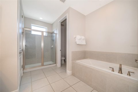 House in Kissimmee, Florida 5 bedrooms, 239.59 sq.m. № 2097468 - photo 24