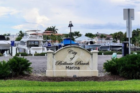 House in Belleair Beach, Florida 3 bedrooms, 214.6 sq.m. № 1749364 - photo 4