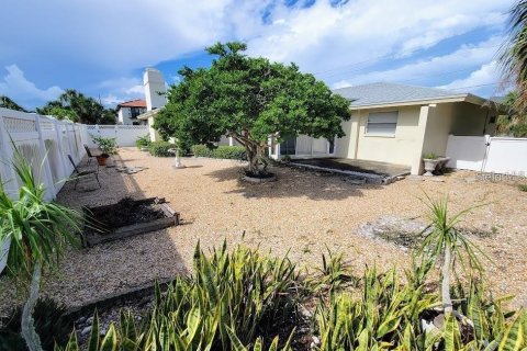 House in Belleair Beach, Florida 3 bedrooms, 214.6 sq.m. № 1749364 - photo 7