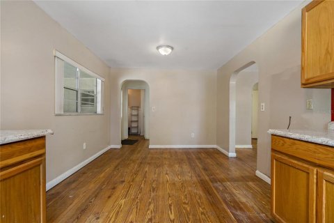 House in Auburndale, Florida 3 bedrooms, 133.69 sq.m. № 1806519 - photo 7