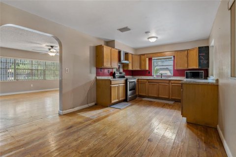 House in Auburndale, Florida 3 bedrooms, 133.69 sq.m. № 1806519 - photo 6