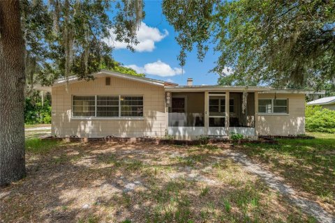 House in Auburndale, Florida 3 bedrooms, 133.69 sq.m. № 1806519 - photo 1