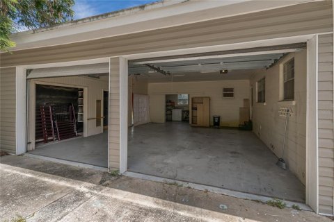 House in Auburndale, Florida 3 bedrooms, 133.69 sq.m. № 1806519 - photo 24