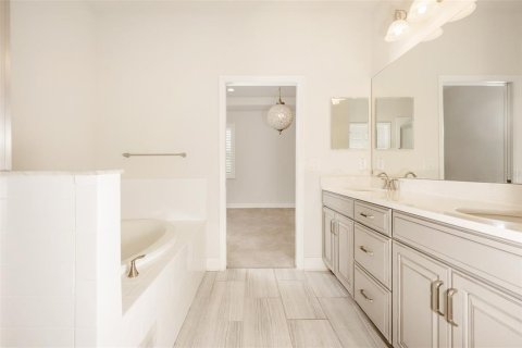 House in Wesley Chapel, Florida 3 bedrooms, 148.27 sq.m. № 1846782 - photo 23