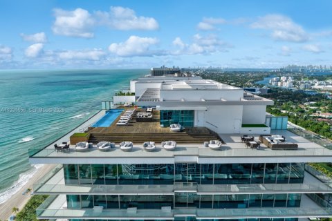 Condominio en venta en Bal Harbour, Florida, 6 dormitorios, 835.47 m2 № 1990534 - foto 2