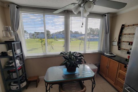 Condo in Saint Petersburg, Florida, 2 bedrooms  № 1411209 - photo 16