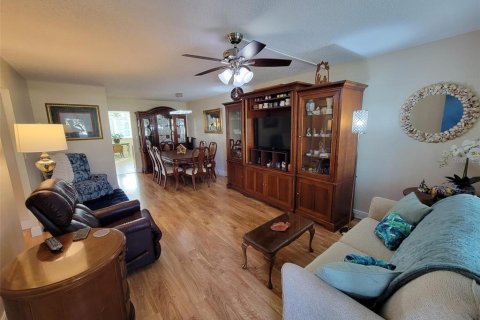 Condo in Saint Petersburg, Florida, 2 bedrooms  № 1411209 - photo 5