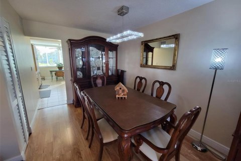 Condo in Saint Petersburg, Florida, 2 bedrooms  № 1411209 - photo 6
