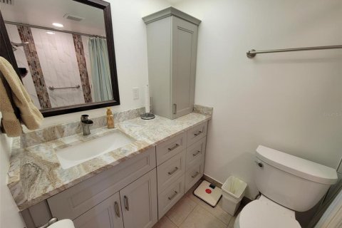 Condo in Saint Petersburg, Florida, 2 bedrooms  № 1411209 - photo 22