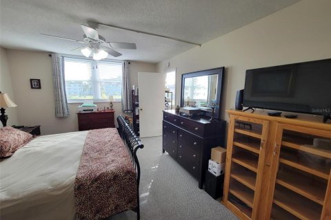 Condo in Saint Petersburg, Florida, 2 bedrooms  № 1411209 - photo 14
