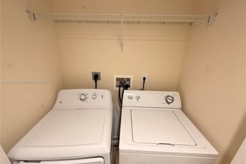 Condo in West Palm Beach, Florida, 1 bedroom  № 2028904 - photo 22