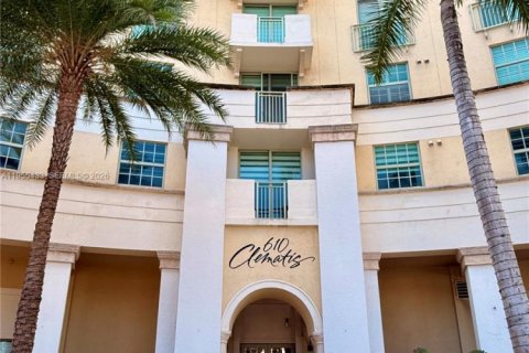 Condo in West Palm Beach, Florida, 1 bedroom  № 2028904 - photo 3