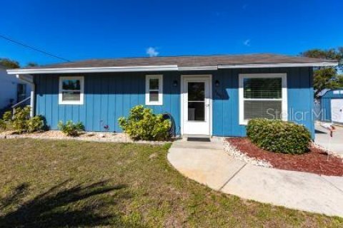 House in Punta Gorda, Florida 2 bedrooms, 82.13 sq.m. № 1626947 - photo 1
