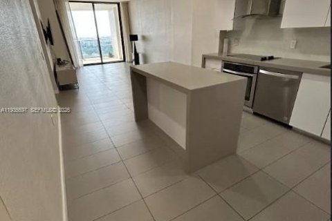 Condominio en venta en Miami, Florida, 1 dormitorio, 80.36 m2 № 2002995 - foto 3