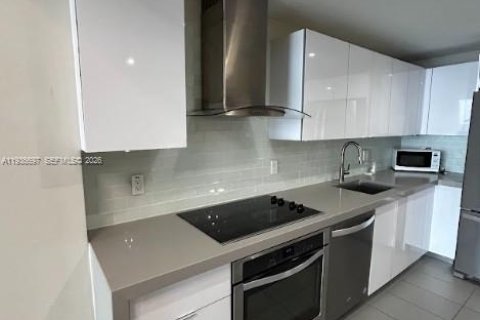 Condominio en venta en Miami, Florida, 1 dormitorio, 80.36 m2 № 2002995 - foto 5