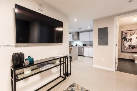 Condominio en venta en Miami, Florida, 1 dormitorio, 80.36 m2 № 2002995 - foto 20