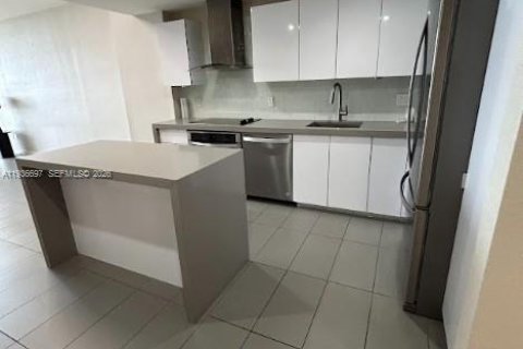 Condominio en venta en Miami, Florida, 1 dormitorio, 80.36 m2 № 2002995 - foto 4