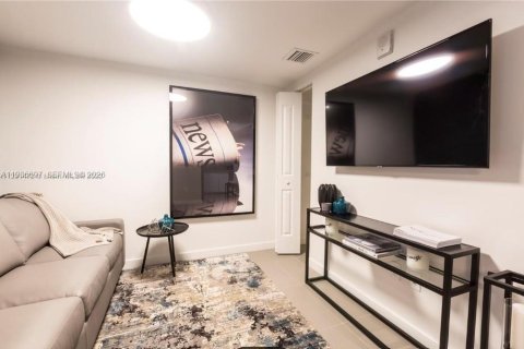 Condominio en venta en Miami, Florida, 1 dormitorio, 80.36 m2 № 2002995 - foto 19