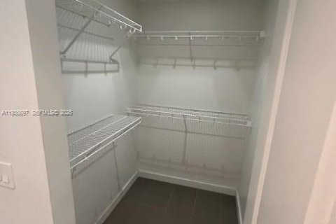 Condominio en venta en Miami, Florida, 1 dormitorio, 80.36 m2 № 2002995 - foto 9