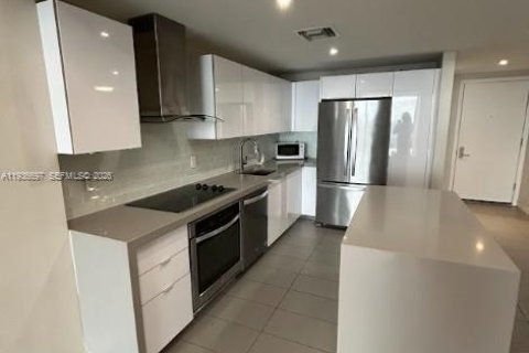 Condominio en venta en Miami, Florida, 1 dormitorio, 80.36 m2 № 2002995 - foto 15