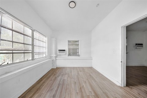 Propiedad comercial en venta en Miami, Florida, 181.16 m2 № 2030374 - foto 26