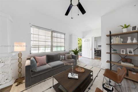 Propiedad comercial en venta en Miami, Florida, 181.16 m2 № 2030374 - foto 25