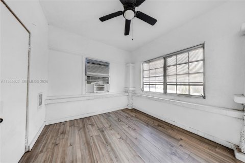 Propiedad comercial en venta en Miami, Florida, 181.16 m2 № 2030374 - foto 22